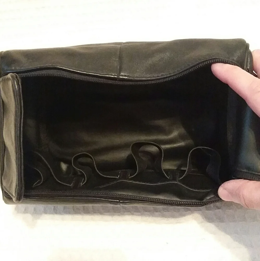 Guess Mens Black Leather Travel Toiletry Bag
